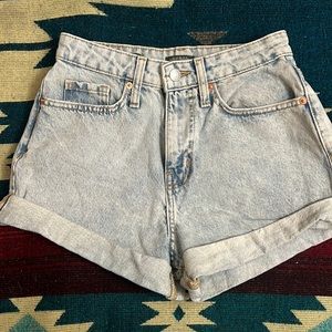 WILD FABLE Highest Rise Mom Shorts light wash Size 00/24